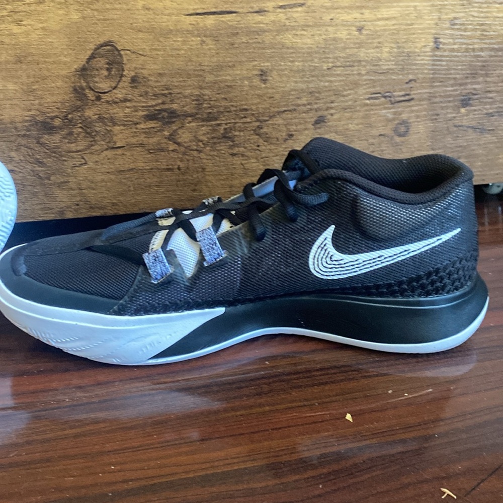 Nike Black and Gray Athletic Sneakers - Picture 3 of 3